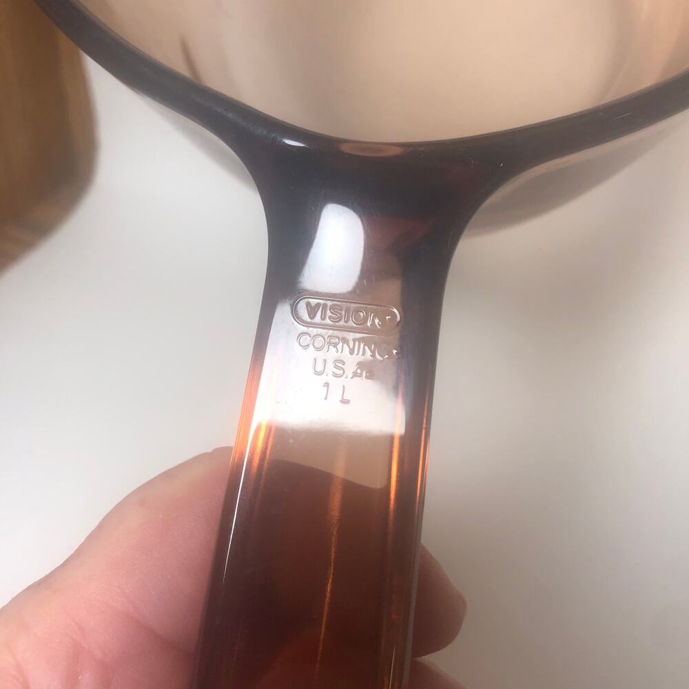 Corning Vision Ware Amber 1 Liter Sauce Pan Pot With Pour Spout & Lid USA - Picture 3 of 6